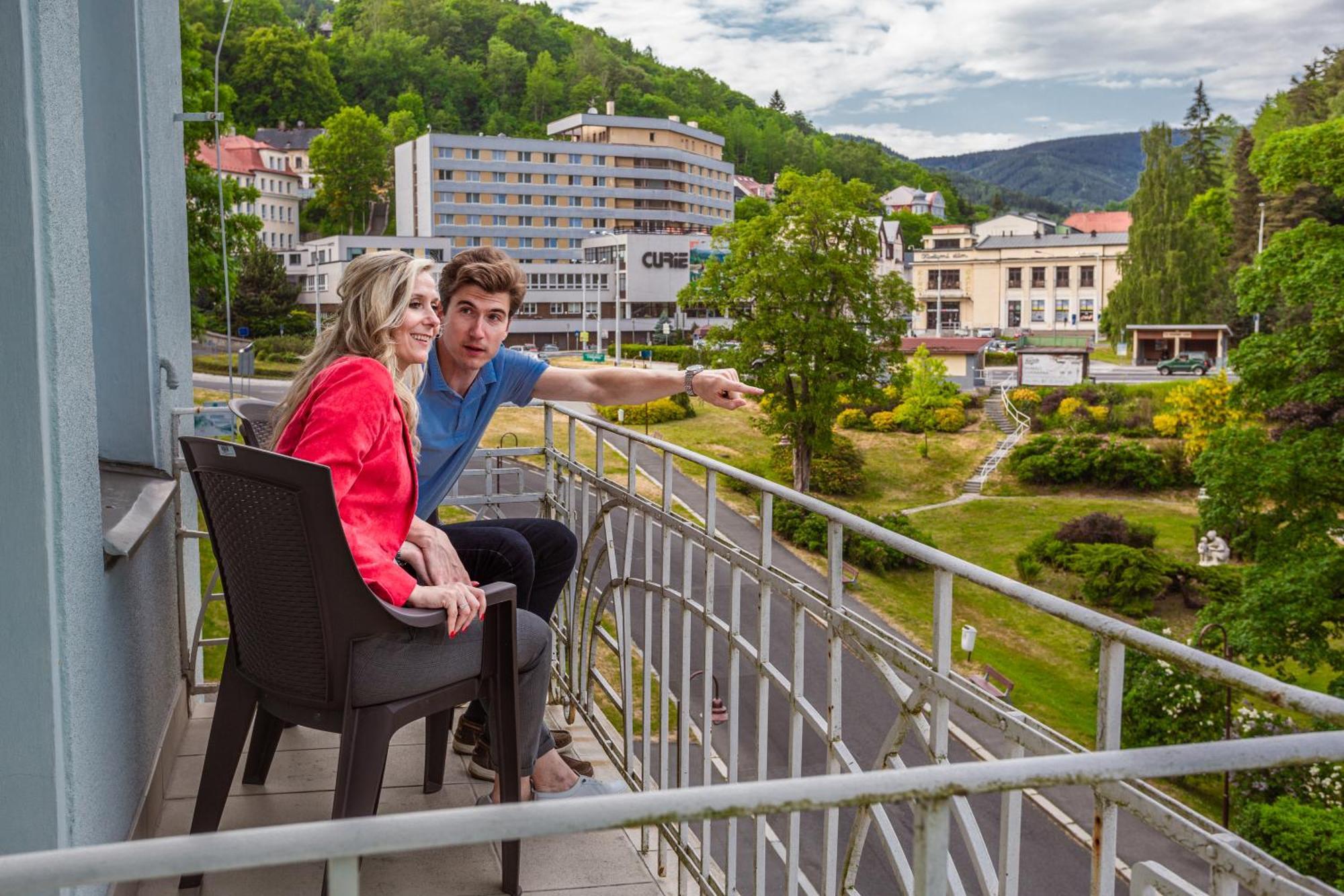 Hotel Astoria ยาคีมอฟ ภายนอก รูปภาพ