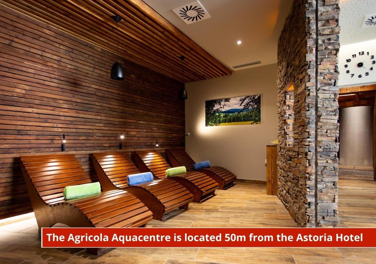 Hotel Astoria ยาคีมอฟ ภายนอก รูปภาพ