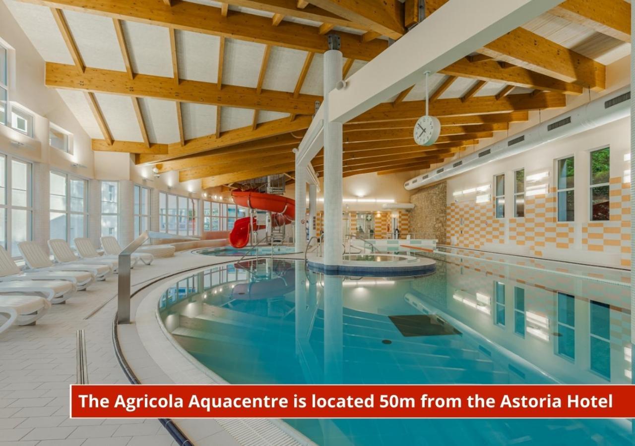 Hotel Astoria ยาคีมอฟ ภายนอก รูปภาพ