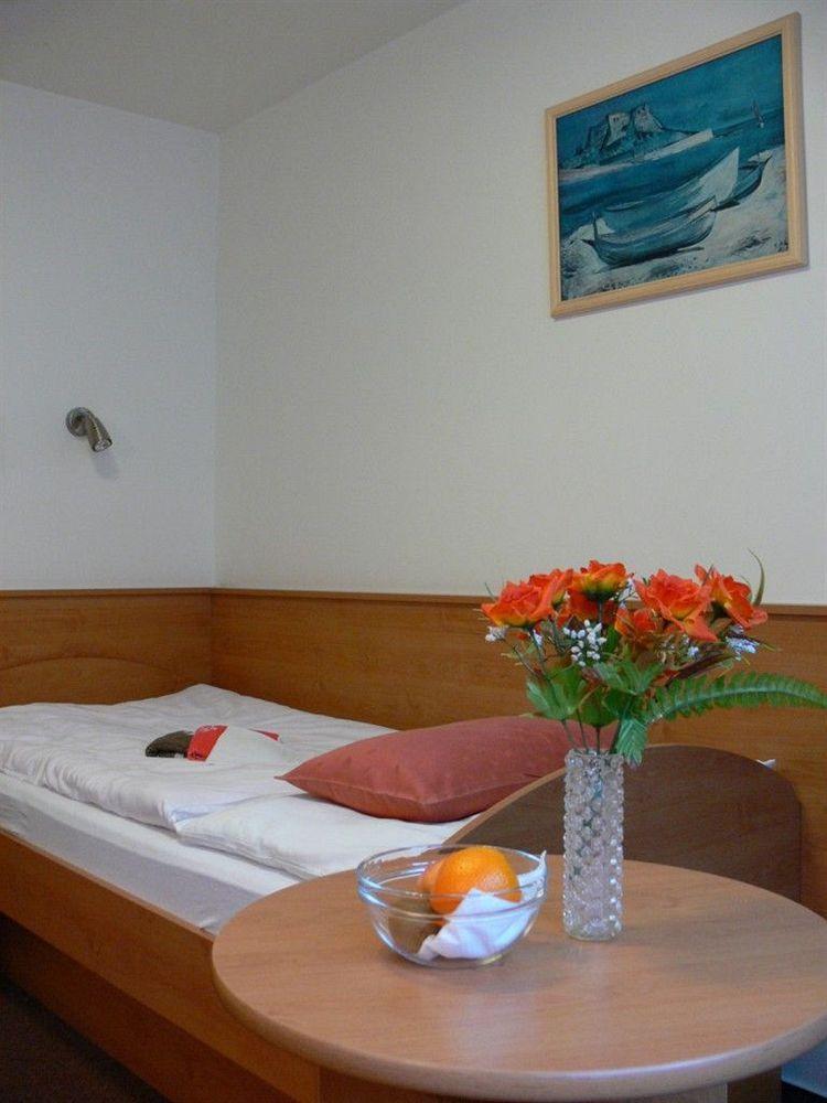 Hotel Astoria ยาคีมอฟ ภายนอก รูปภาพ